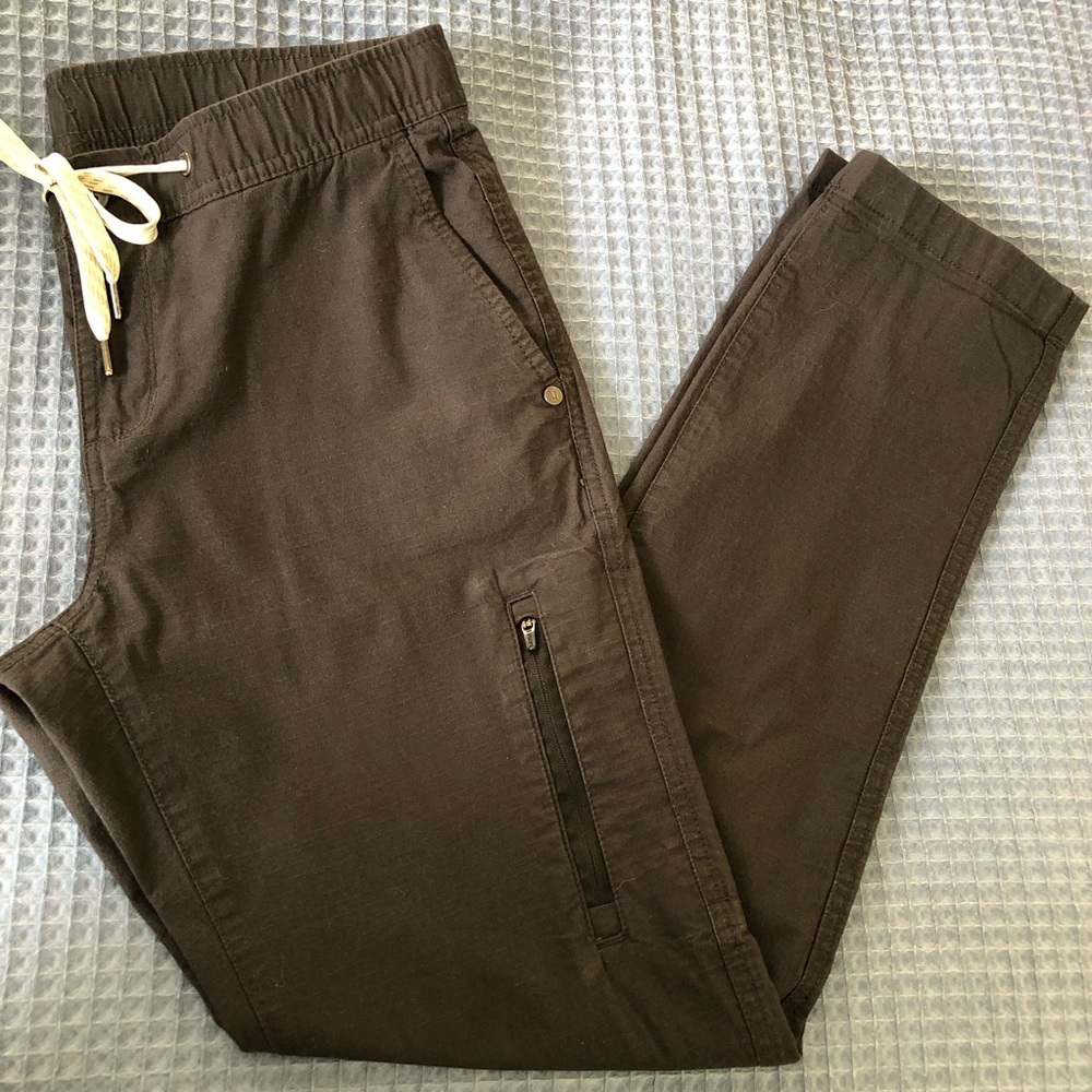Vuori Women’s Athletic Pants Gray